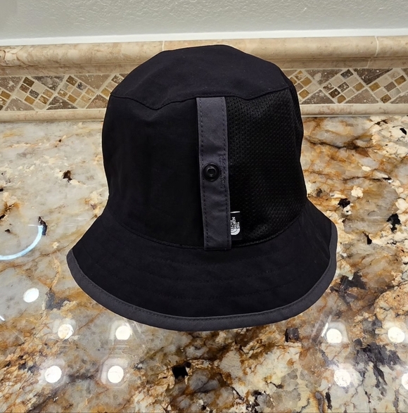 The North Face Accessories - The North Face Class v reversible bucket hat in black and grey Size S-M Unisex